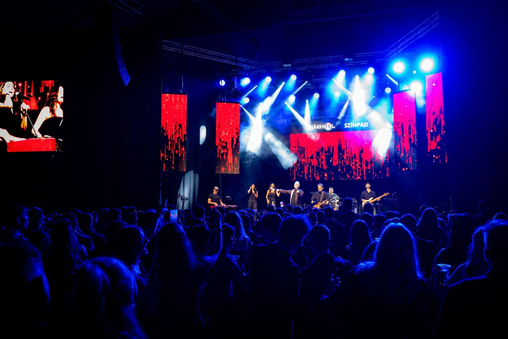 Zoltán Bereczki and Parno Graszt proved to be a perfect match as performers (Photo: András Adorján)